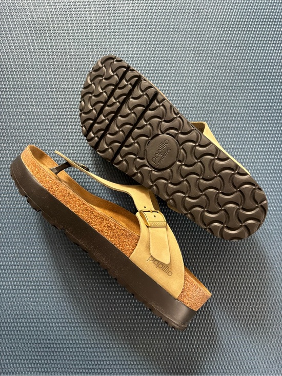 Birkenstock Shoes - ⬇️🔥NWOT Birkenstock Gizeh sandals